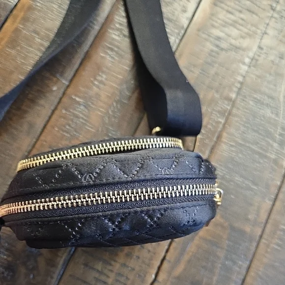 Black Quilted Crossbody Bag - Picture 2 of 6